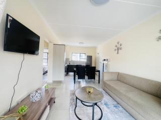 Refined Cozy Retreat - 8