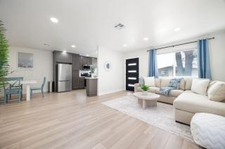 4 Miles to Beach Central and Newly Renovated - San Diego - 5