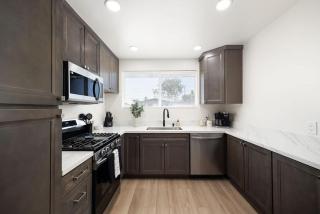 4 Miles to Beach Central and Newly Renovated - San Diego - 2