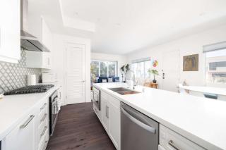Walk to Balboa Park and Little Italy LUX Townhome - San Diego - 4