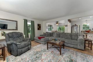 Cozy and Bright 3br apartment 15 min to DT Avl - Asheville - 4