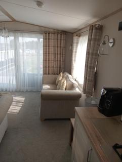 R&L Retreat's - Cayton - 6