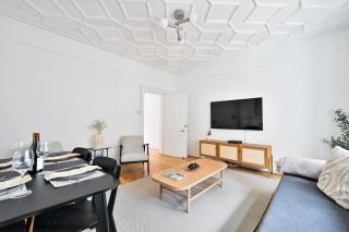 Huge 2 Bedrooms 3 Beds! Covent GDN 3 min to subway - Londra - 5