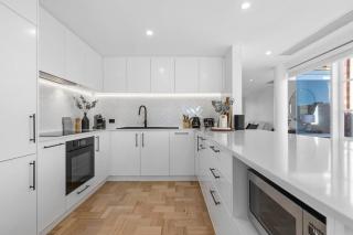 Corporate Abode South Yarra by Ready Set Stay - 5