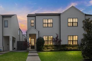 Modern 3BR in Bishop Arts - Walk to Shops & Dining Duplex - 0