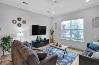 Modern 3BR in Bishop Arts - Walk to Shops & Dining Duplex - 8
