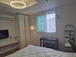 Small and Pretty House Near Busan Station, Pet-friendly, Suitable for 2 People - Busan - 9