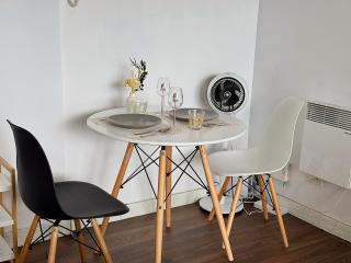 Cosy bnb with skycity view - Auckland - 6