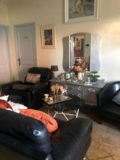 L'hôte de la chaussée de lille - 1