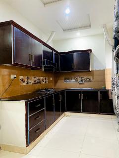 secure & peacefull place in bahria town lahore - Lahore - 5