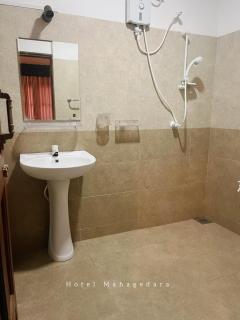 Hotel Mahagedara - 7