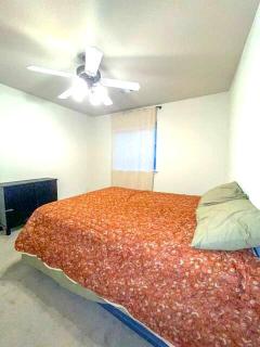 Private Room Near 6 Flags and UTSA - San Antonio - 1
