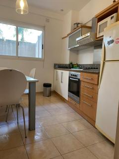 Comfortable and spacious, steps from Parque Las Heras - 6