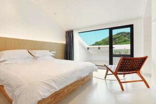 Lake and Mountain Terrace Sunrise View King Room - Suzhou - 9
