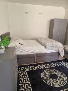 COZY DOUBLE Bedroom STUDIO With WIFI & PARKING Waltham Cross - Cheshunt - 5