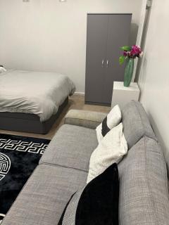 COZY DOUBLE Bedroom STUDIO With WIFI & PARKING Waltham Cross - 4