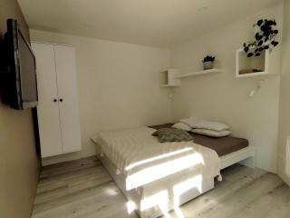 Courtyard Condo Twin - 6