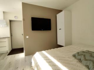 Courtyard Condo Twin - 7