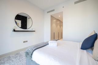 Stay in the #1 Burj & Fountain View 4BR Apartment - 2