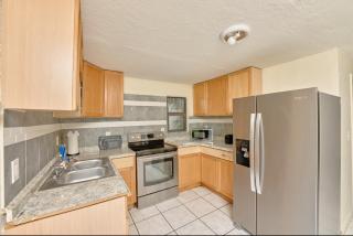 3 bedrooms 1 bathroom Entire Beach Side House - West Palm Beach - 9