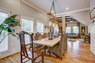 Sleeps16, Spacious Home, Close To Downtown, Beltline, And Walk To Restaurants, 75" TV, 2 Person Jacuzzi, Ping Pong - Atlanta - 9