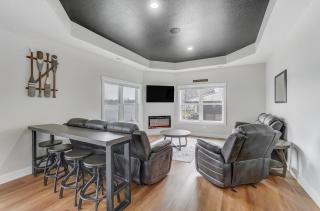 Green Diamond Retreat - Epic Lakefront Oasis for 30, 6BR, Boat Slip, Kayaks - 5