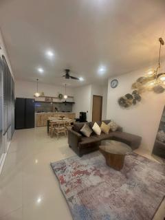 Stylish Villa, 2BR ,GREAT VALUE, Great Location ! - 2