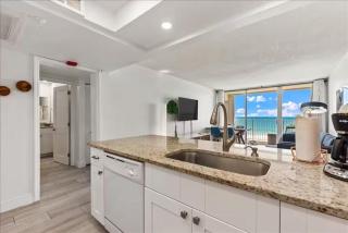 Hutchinson Island BeachFront Heated Pool Balcony Top Floor - Jensen Beach - 1
