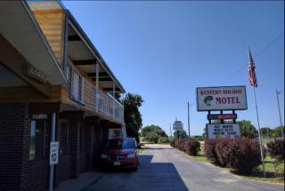 Love Hotels Western Holiday by OYO at Harlan Lake NE - Alma - 7