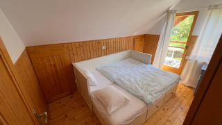 Vila ATX - Cabană Alpina din Lemn în Inima Naturii Relaxare în Natură Liniște, Râu, Foișor și Spațiu pentru Joacă - 3