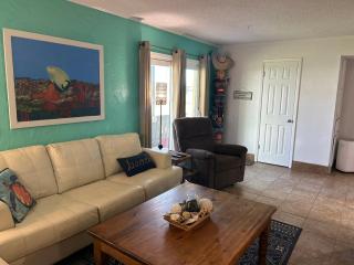 Tiki SPI Beachfront Condo, RIGHT ON THE BEACH! - South Padre Island - 6