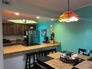 Tiki SPI Beachfront Condo, RIGHT ON THE BEACH! - South Padre Island - 2