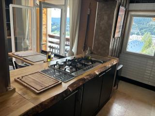 Bella Vista Top Floor Apartment - 5