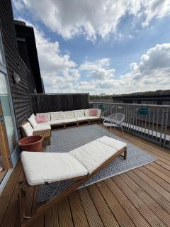 Spacious 4 Bedroom Townhouse in Essex - - 6