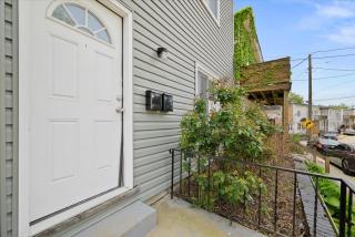 Great Two Bedroom w off Street Parking to Explore the City Close to Downtown Airport Ballparks - Pittsburgh - 7