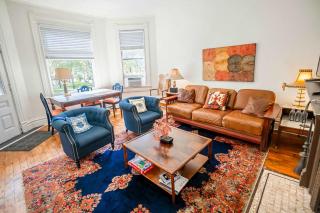 Step Back in Time Charming Victorian with Modern Amenities - Homestead - 9