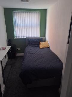 Stefanos 3 bedroom house sleeps 10 - Liverpool - 2