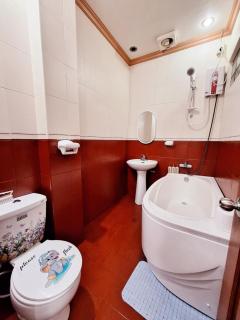 N4 Studio Room Apartment Transient House Ground Floor near Abreeza Mall, SPMC, SM Lanang & USEP - 6