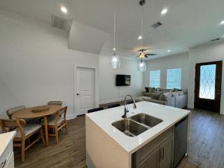 New Home near Med Ctr NRG stadium DTWN - Houston - 9