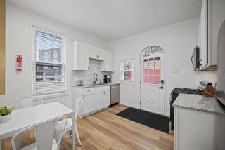 Shadyside, Pittsburgh !C Modern and Bright Private Bedroom with Shared Bathroom - Pittsburgh - 1