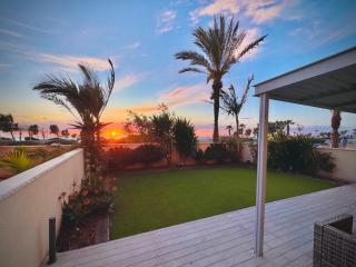 GW002 Gugel Waves Amazing Seaview & Garden Family Apartments - Nahariyya - 9