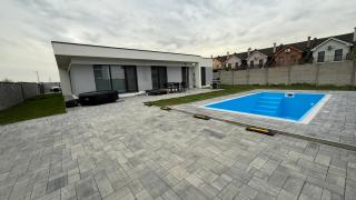 Klimatizovaný Apartmánový dom s bazénom, 10B - Senec - 0