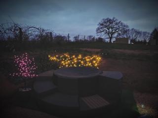 Tente lodge avec jacuzzi privatif - La Celle-sous-Gouzon - 4