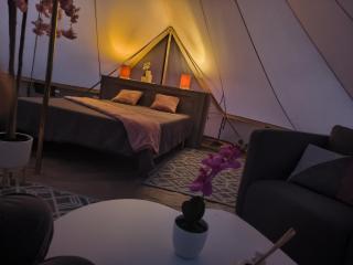 Tente lodge avec jacuzzi privatif - La Celle-sous-Gouzon - 8