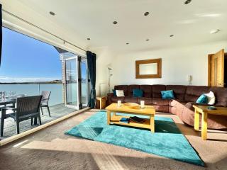 2 Y Bae -Top Floor-2 Bed - Lift and Pet friendly - 8