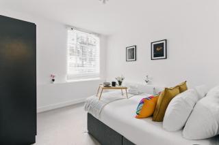 Modern 1-Bedroom Retreat in Trendy Clerkenwell - 4