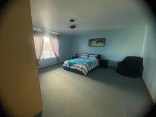 Lovely 2-Bedroom Accommodation in Paradise Beach - 3