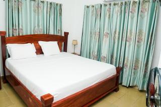 Luxury Villa AC Ensuite Room 9 - Limbe - 9