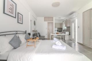 Spacious Flat For Friends & Couples With Balcony - Heraklion - 5
