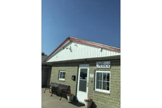 Green Acre Motel by OYO Near Rush County Airport - La Crosse - 0